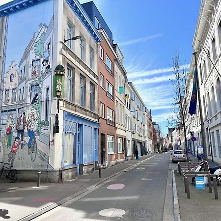Colorful Pop Apartment In The Heart Of Anvers Exterior foto