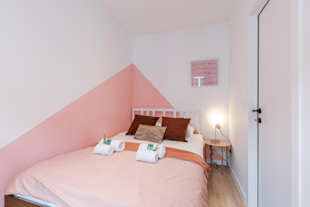 Colorful Pop Apartment In The Heart Of Anvers Exterior foto