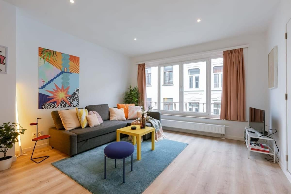 Colorful Pop Apartment In The Heart Of Anvers Exterior foto