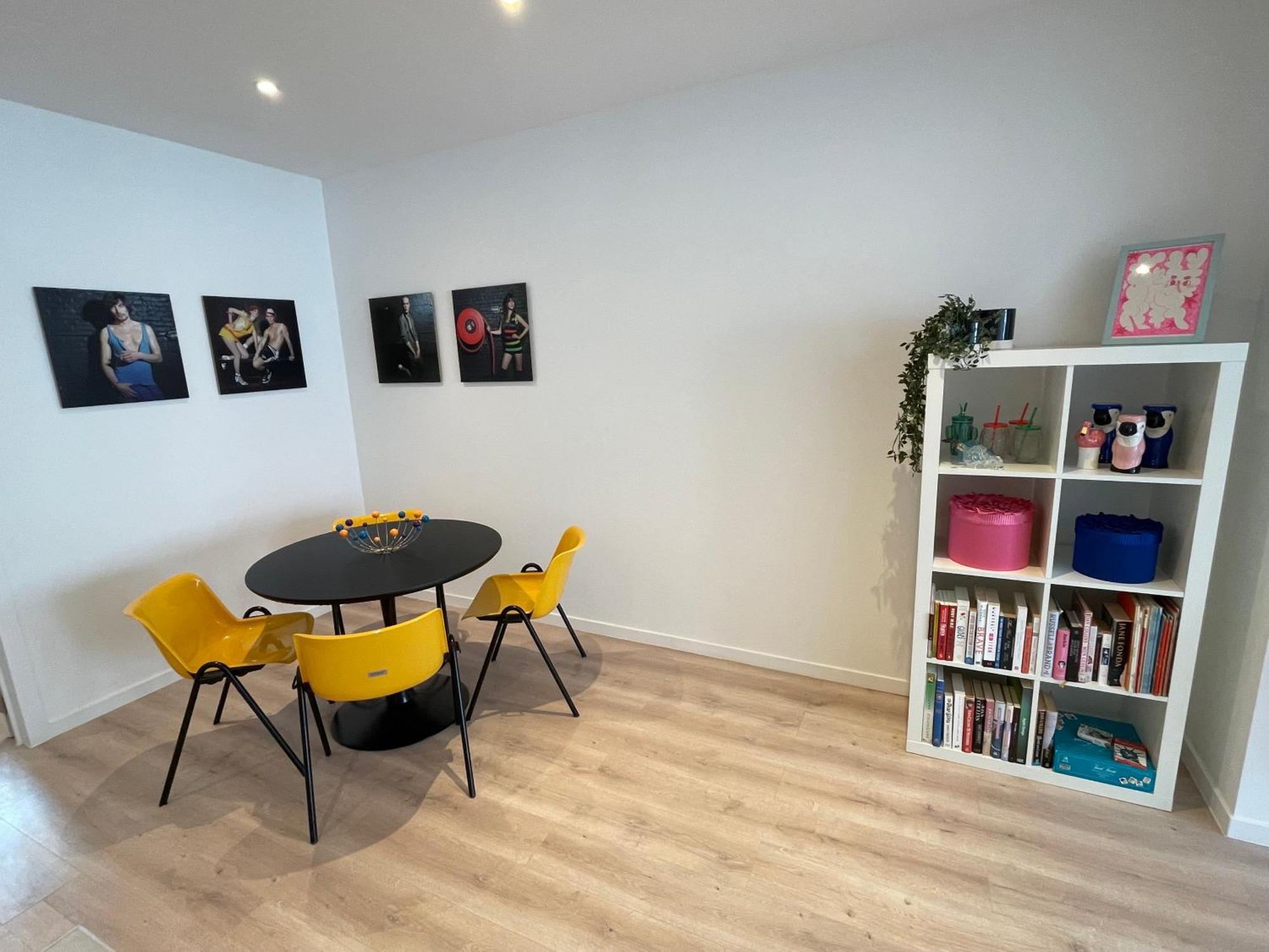 Colorful Pop Apartment In The Heart Of Anvers Exterior foto