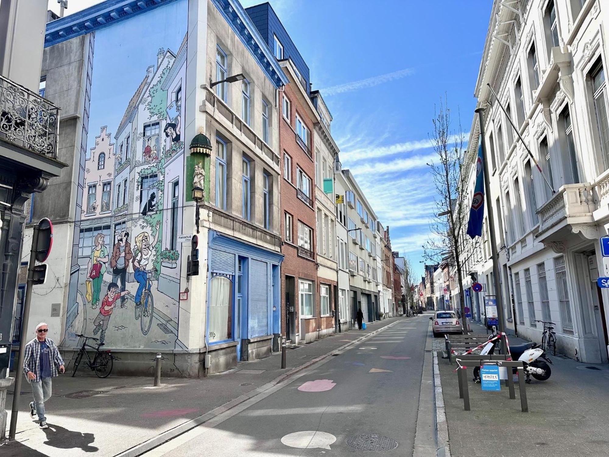 Colorful Pop Apartment In The Heart Of Anvers Exterior foto